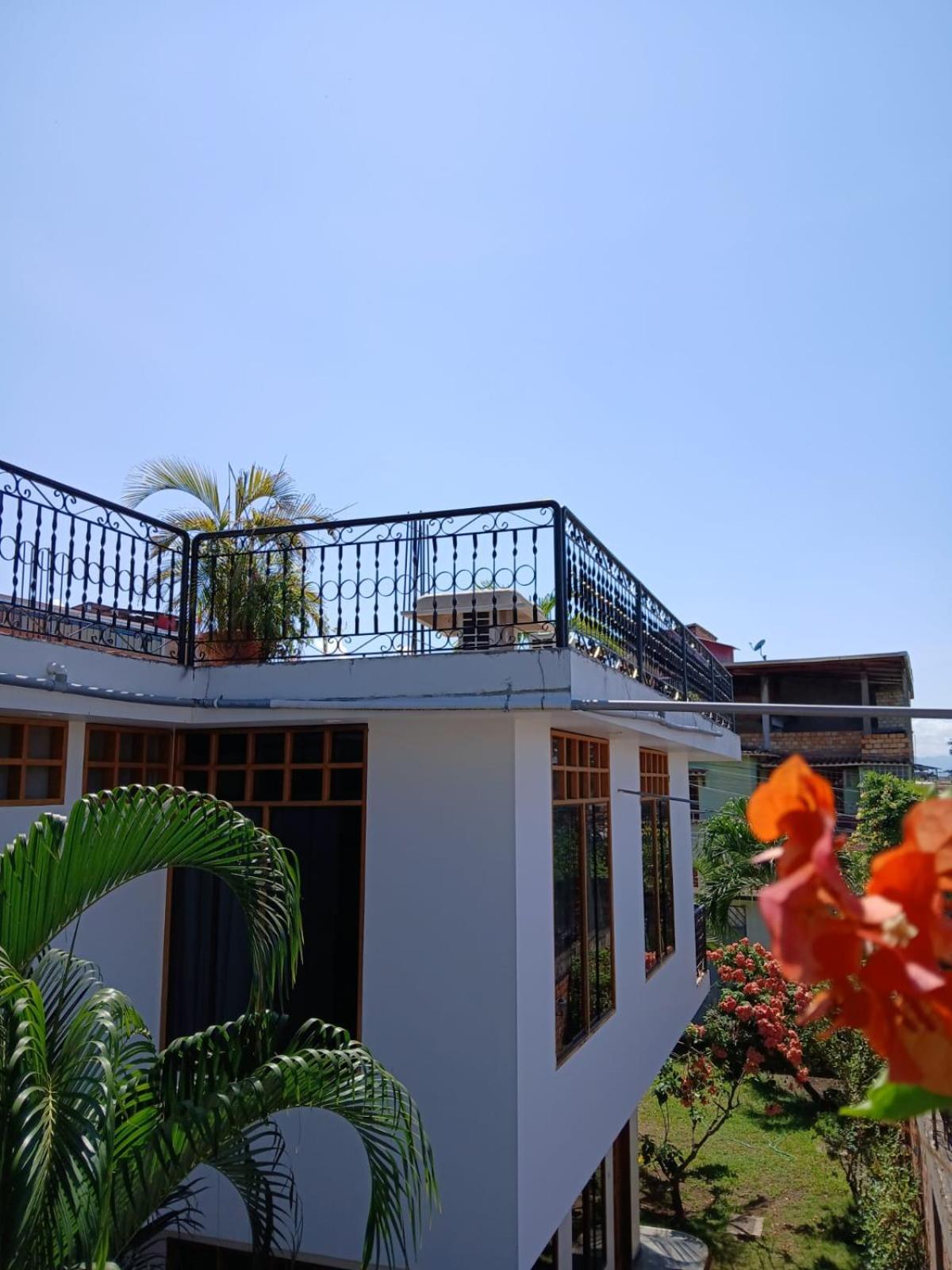 Alojamiento Familiar Custodia Tarapoto Extérieur photo